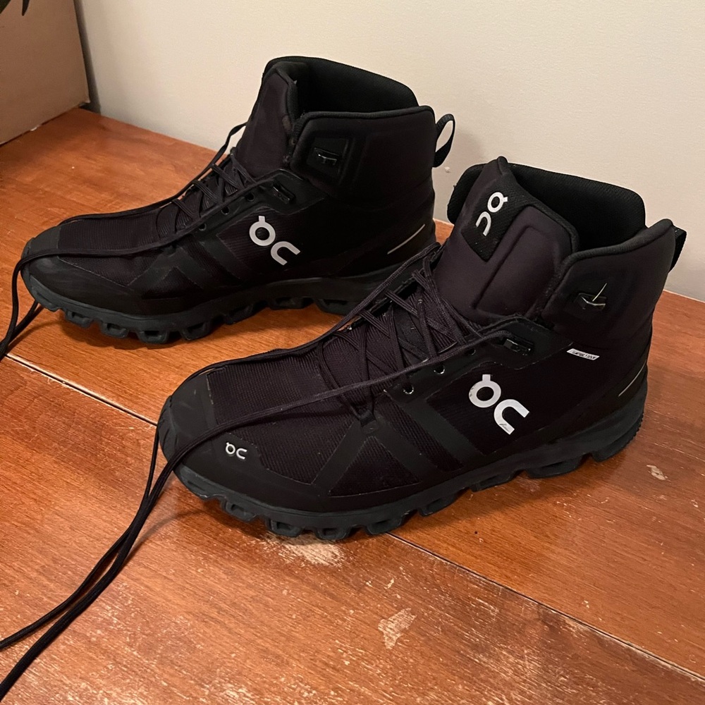 On Running Men's Black Trail Boots